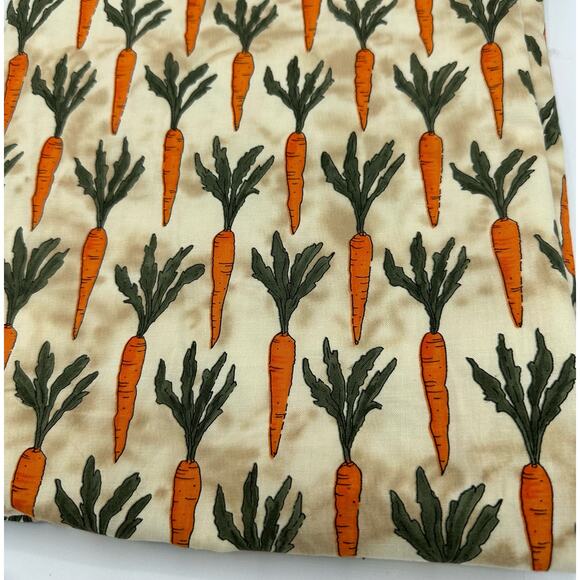 Patrick Lose for Timeless Treasures Fabric Carrot Print 42"x60" - Picture 2 of 3